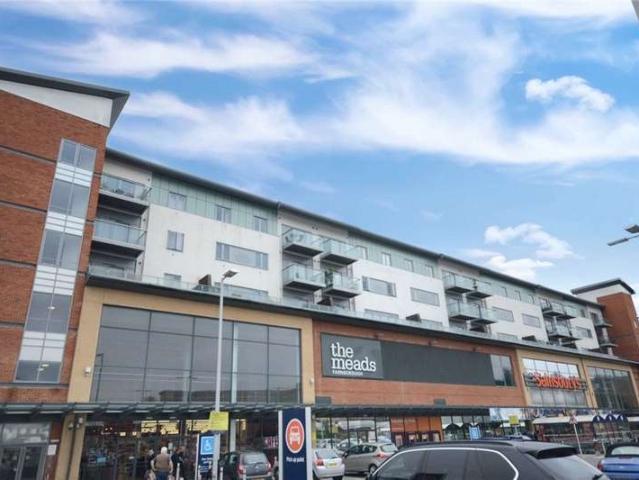 Flat for sale in Farnborough, Hampshire