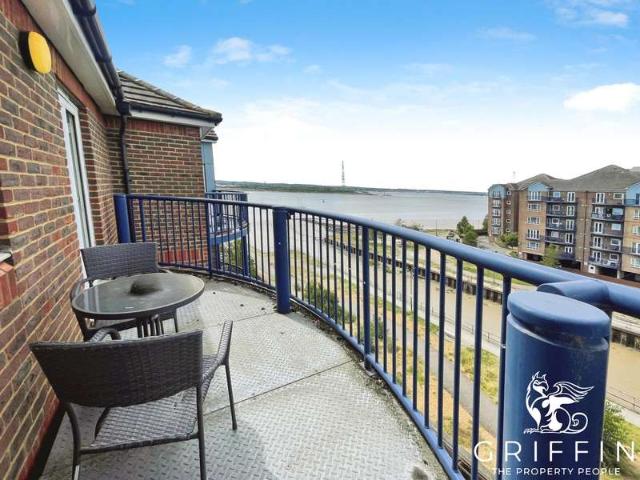 Flat for rent in Grays, Essex