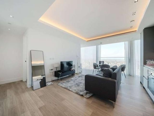 Flat for sale in Finsbury, Greater London