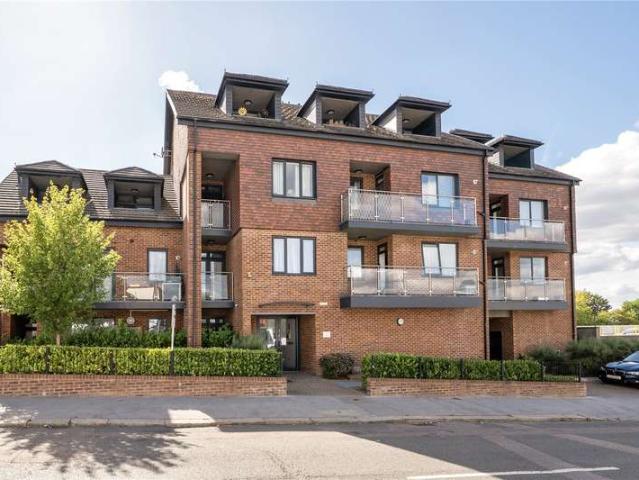 Flat for sale in London Borough of Croydon, Greater London