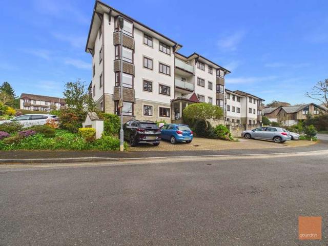 Flat for sale in Trelander, Penweathers