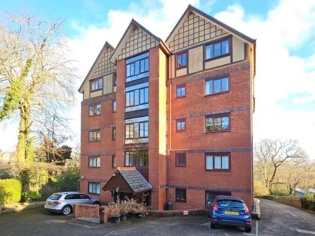 Flat for sale in Wales