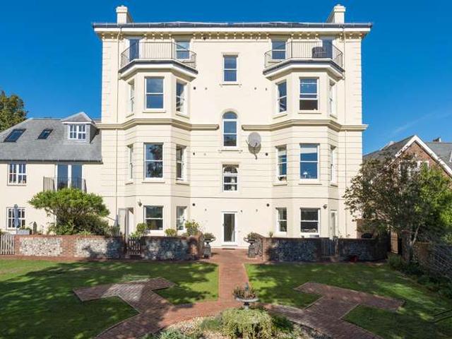 Flat for sale in Wallands Park, Lewes