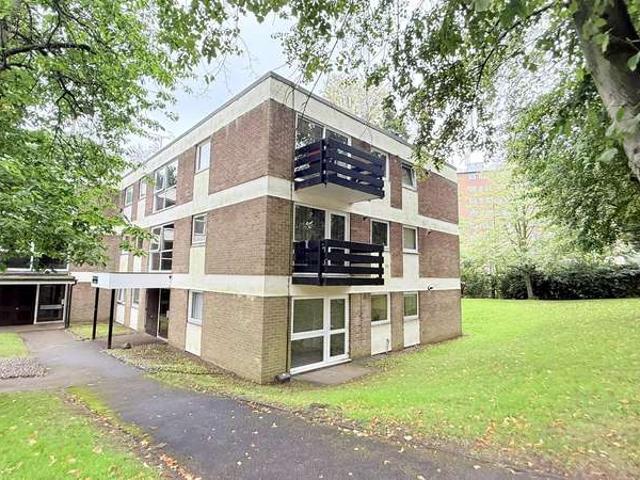 Flat for sale in Wake Green, Birmingham