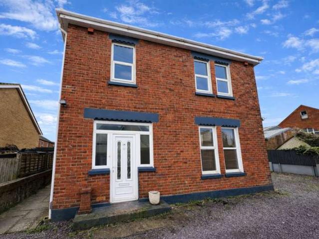 Flat for sale in Boscombe, Bournemouth
