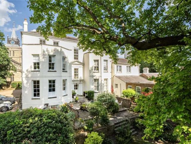 Flat for sale in Southcourt, Aylesbury