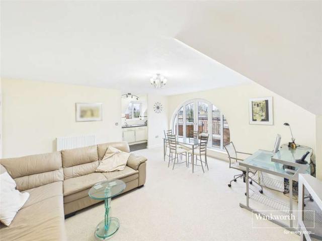 Flat for sale in Katesgrove, Reading