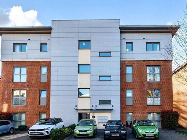 Flat for sale in Chichester, Littlecote