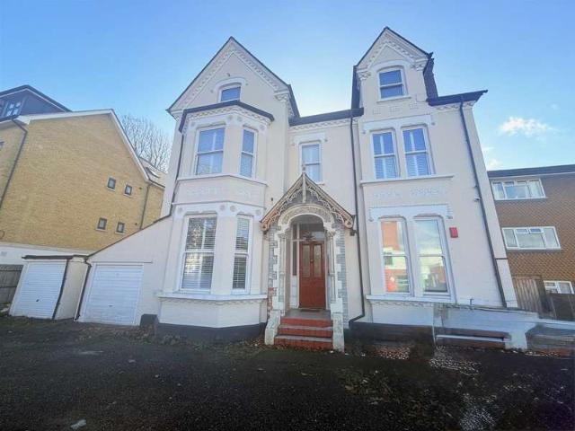 Flat for sale in Beckenham, Greater London