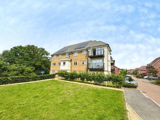 Flat for sale in Binfield