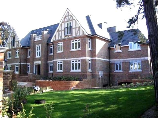 Flat for sale in London Borough of Croydon, Purley