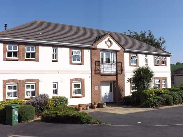 Flat for sale in Brandis Corner, Devon