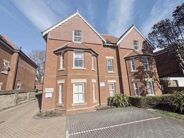 Flat for sale in Boscombe, Bournemouth