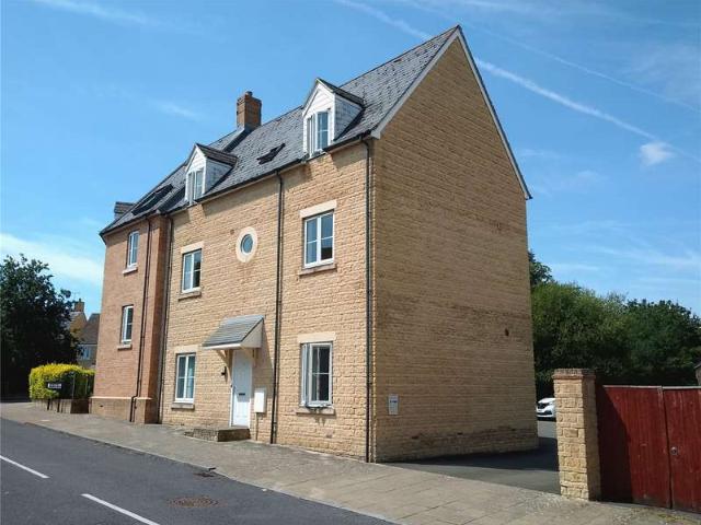 Flat for sale in Madley Park, Black Bourton