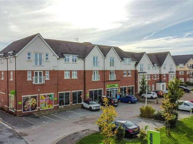Flat for sale in Woodley