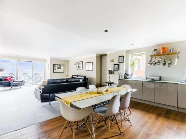 Flat for sale in Sands End, Sands End