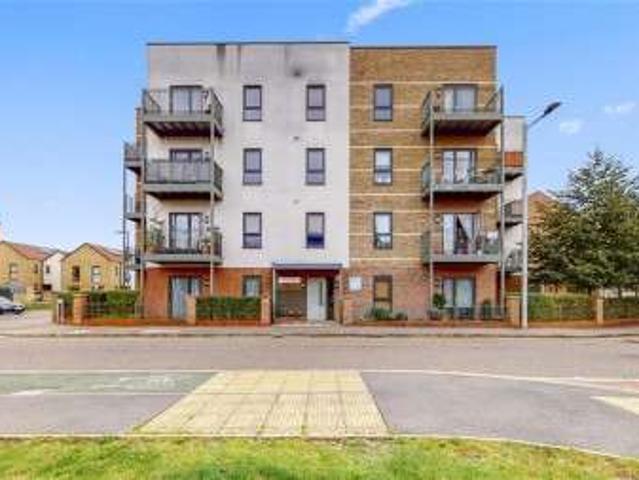 Flat for sale in London Borough of Barking and Dagenham, Greater London