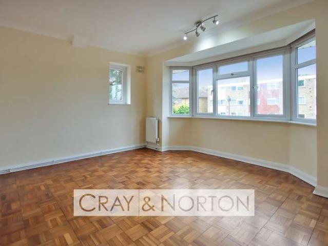 Flat for sale in London Borough of Croydon, Addiscombe
