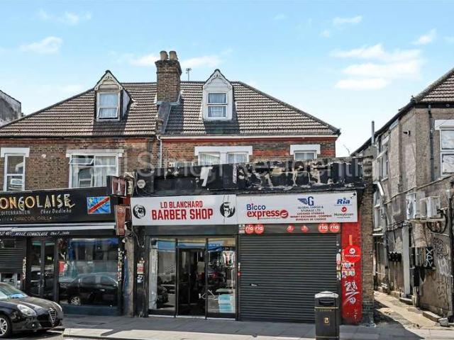 Flat for sale in South Tottenham, Greater London