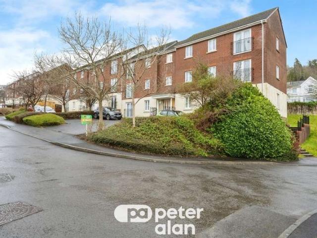 Flat for sale in Cimla, Briton Ferry