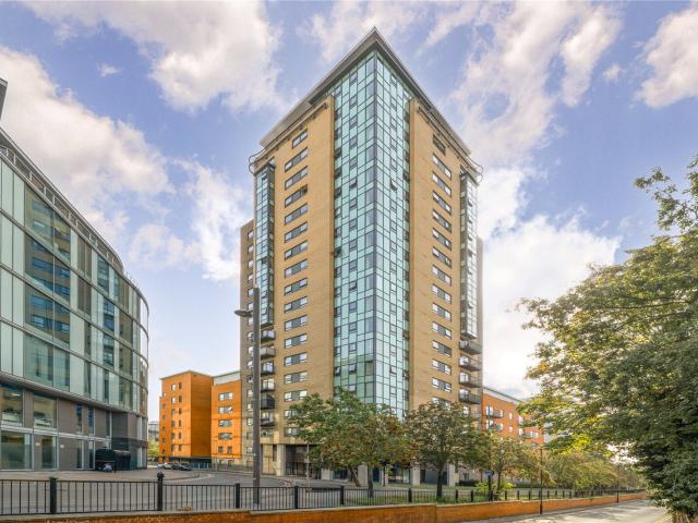 Apartment for rent in Mill Meads, Greater London