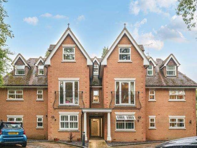 Flat for sale in Old Dean, Heol-las
