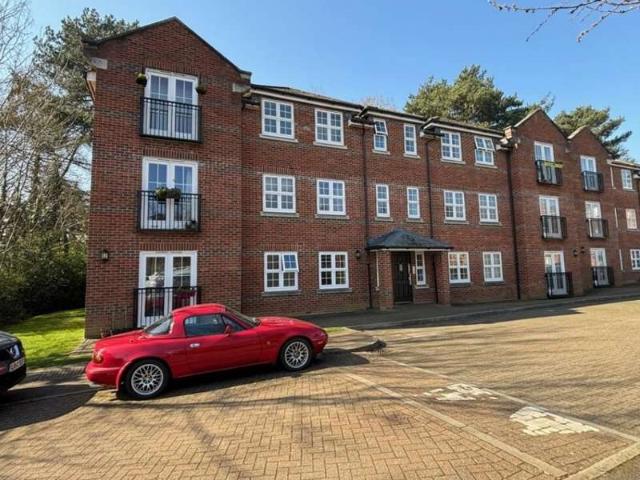 Flat for sale in Napsbury Park, Five Acres