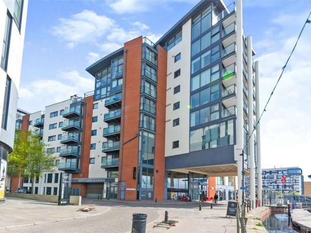 Flat for sale in Key Street, Suffolk