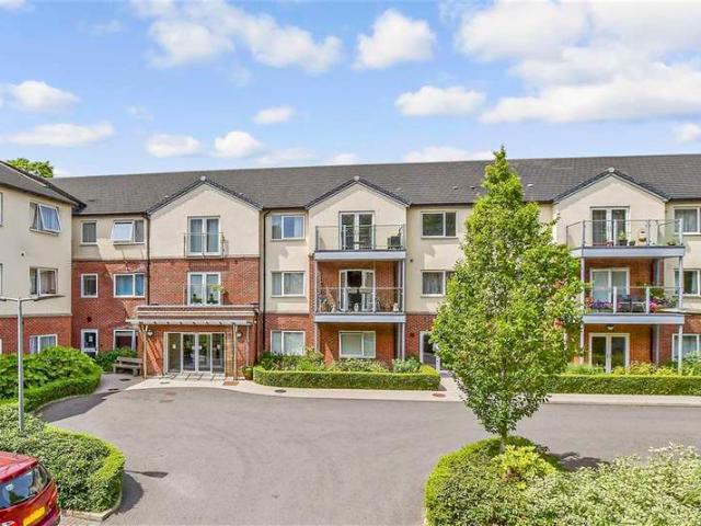 Flat for sale in Capel, Bourne Vale