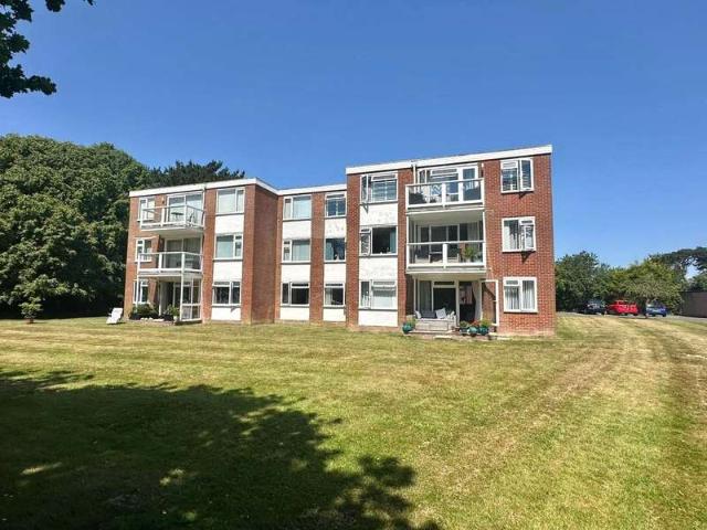 Flat for sale in Milford-on-Sea, Ashurst Bridge