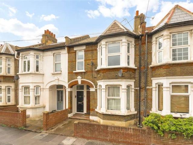 Flat for sale in Stratford Marsh, Greater London