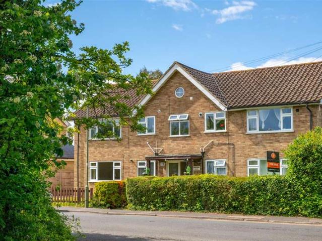 Flat for sale in Red Hill, Surrey