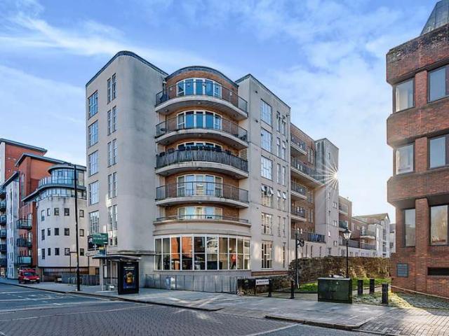 Flat for sale in St Mary's, City Of Southampton