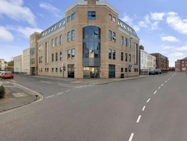 Flat for sale in Gloucester, Gloucestershire