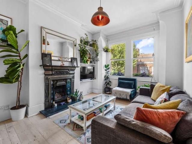 Flat for sale in South Tottenham, Greater London
