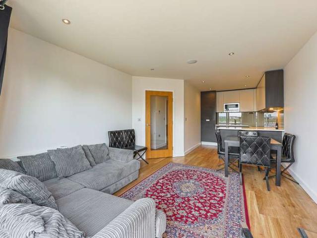 Flat for sale in Colindale, Greater London