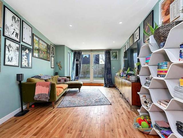 Flat for sale in Clapton, Lower Clapton