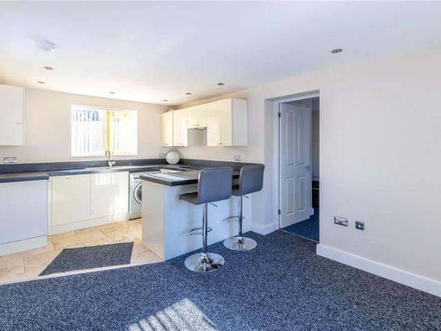 Flat for sale in Feckenham, City Of Bristol