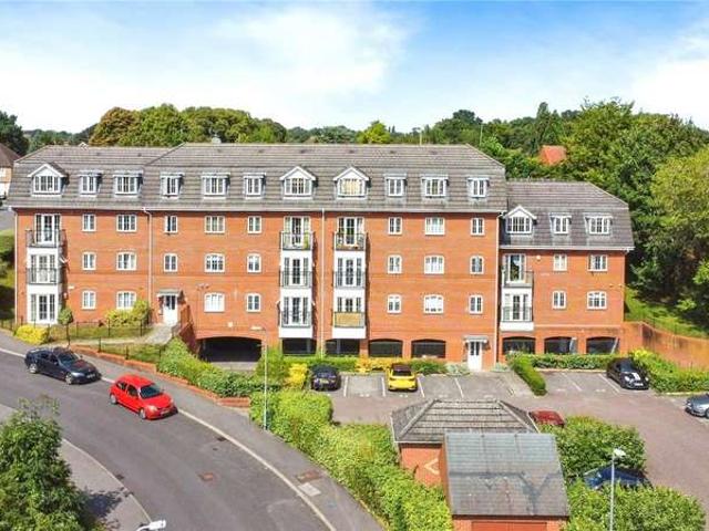 Flat for sale in Reading
