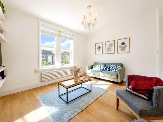 Flat for sale in London Borough of Lambeth, Greater London
