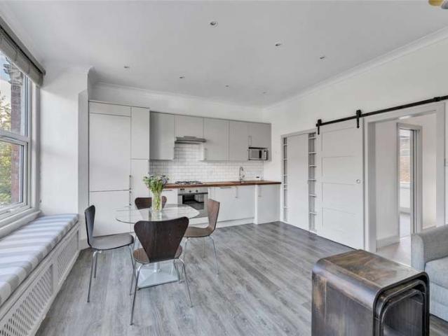 Flat for sale in Gospel Oak, Greater London