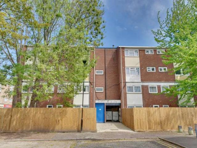 Flat for sale in Silvertown, Greater London