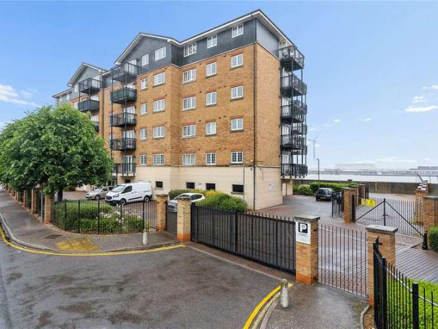 Flat for sale in Imperial Retail Park, Gravesham