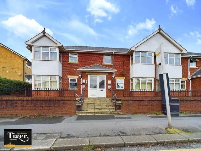 Flat for sale in Hawes Side, Blackpool
