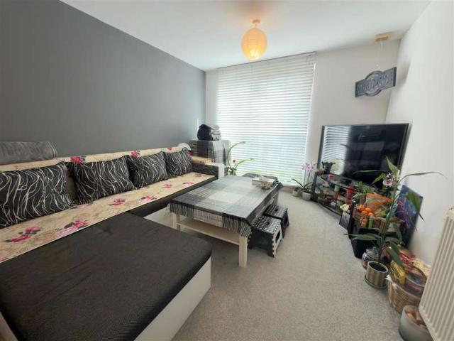 Flat for sale in Fratton, Portsmouth