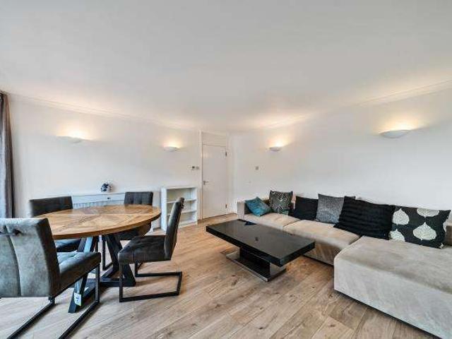 Flat for sale in Bayswater, Greater London