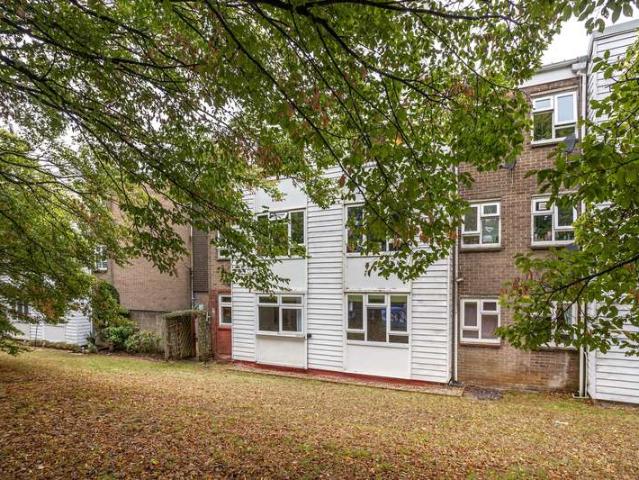 Flat for sale in Cutteslowe, Oxford