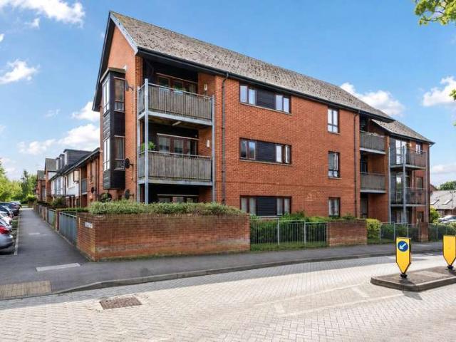 Flat for sale in Priest Down, Hampshire