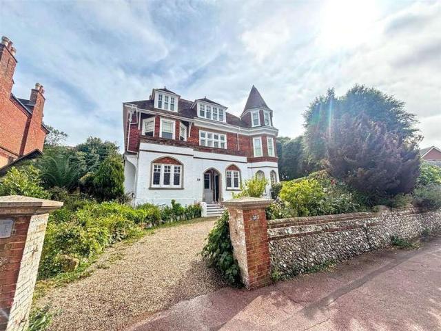 Flat for sale in Eastbourne, East Sussex