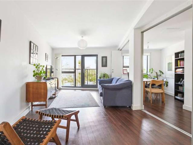 Flat for sale in Whitechapel, Greater London